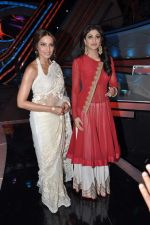 Bipasha Basu, Shilpa Shetty on the sets of Nach Baliye 5 in Filmistan, Mumbai on 12th March 2013 (7).JPG